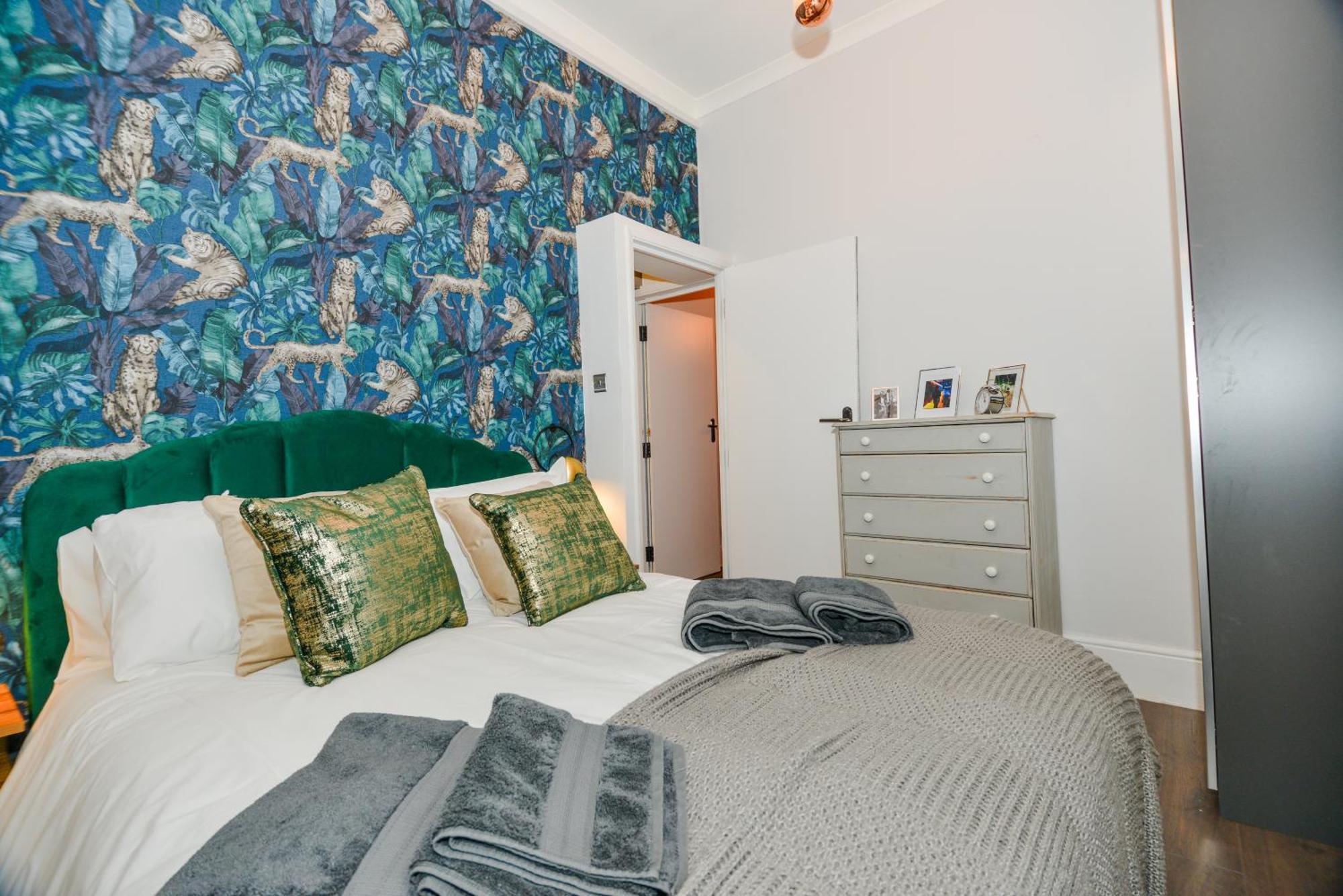 Cosy 1 Bedroom Home For Small Families Londra Esterno foto